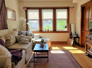 3221 N Wilton Ave APT 2F, Chicago, IL 60657