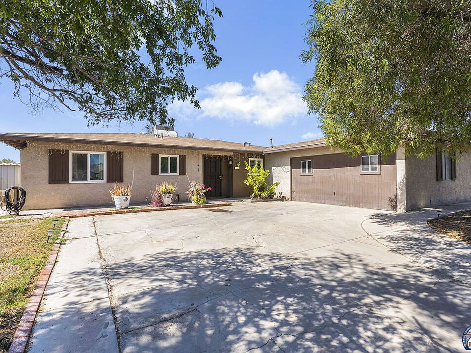 1st image of 1729 Smoketree Dr