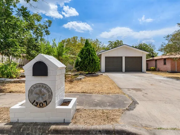 1307 Meadgreen Dr, Austin, TX 78758