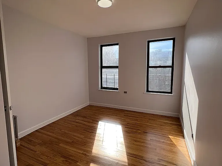 511 W 186th St #E2 — Photo 8