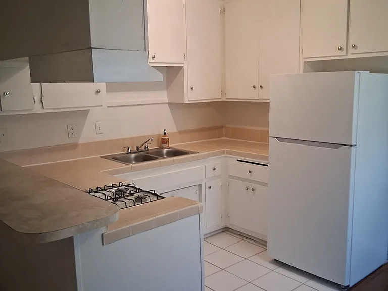 Rancho Mirage Villa Apartments — Photo 10
