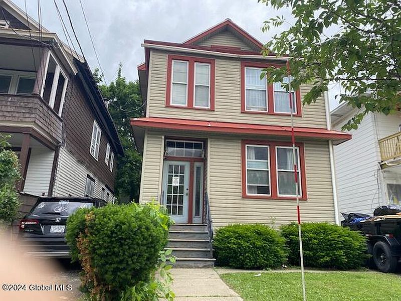 2nd image of 455 Myrtle Avenue