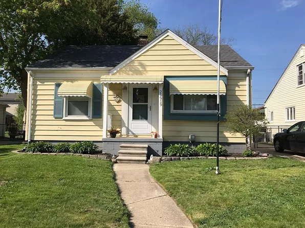 21919 Lange St, Saint Clair Shores, MI 48080
