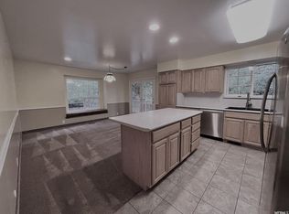 1401 E Indian Ridge Cir, Sandy, UT 84092