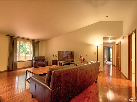 4th image of 131 Ridgemont Rd