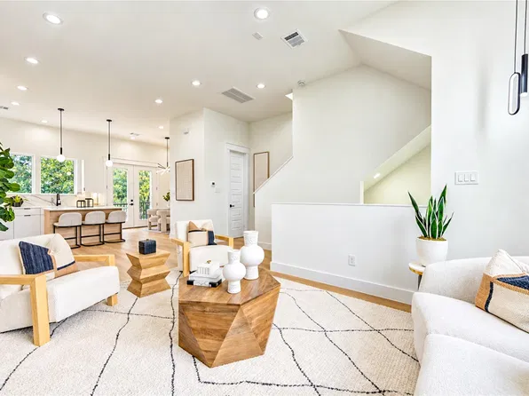 6633-6631 Katarani Dr, Houston, TX 77091