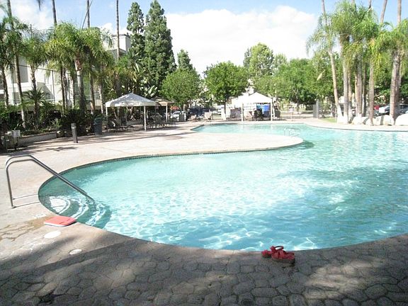 2nd image of 5545 Canoga Ave APT 201
