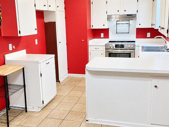4th image of 106 Orchard Cir