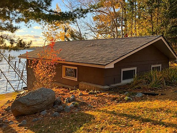 3rd image of 2209 Birch Point Rd