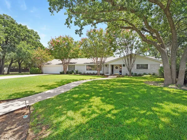 2807 Hilley Dr, Mineral Wells, TX 76067