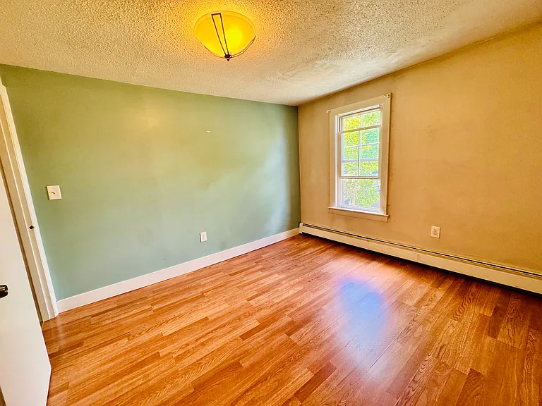 84 Williams Ave — Photo 11