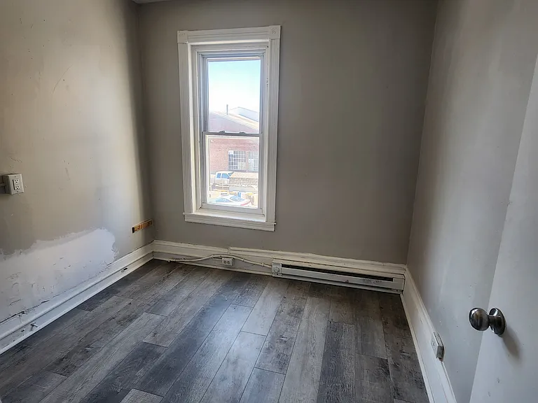 518 King St — Photo 3