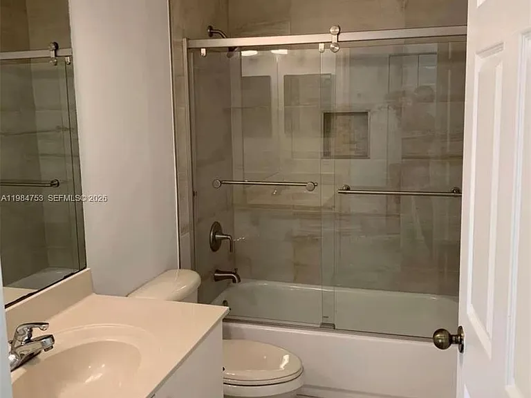 1918 Andromeda Ln #1918 — Photo 3
