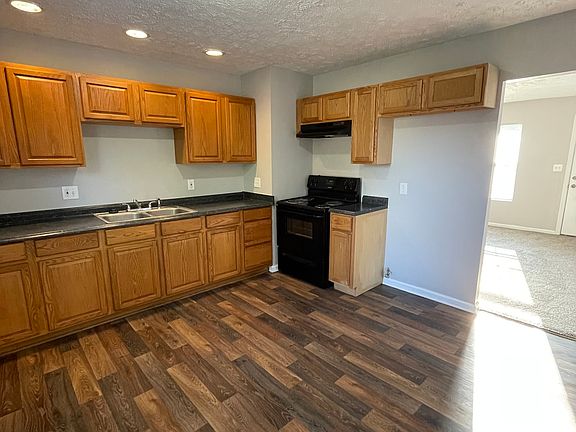 4th image of 4854 Leone Dr