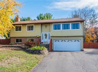 14 Prasser Dr, East Hartford, CT 06118