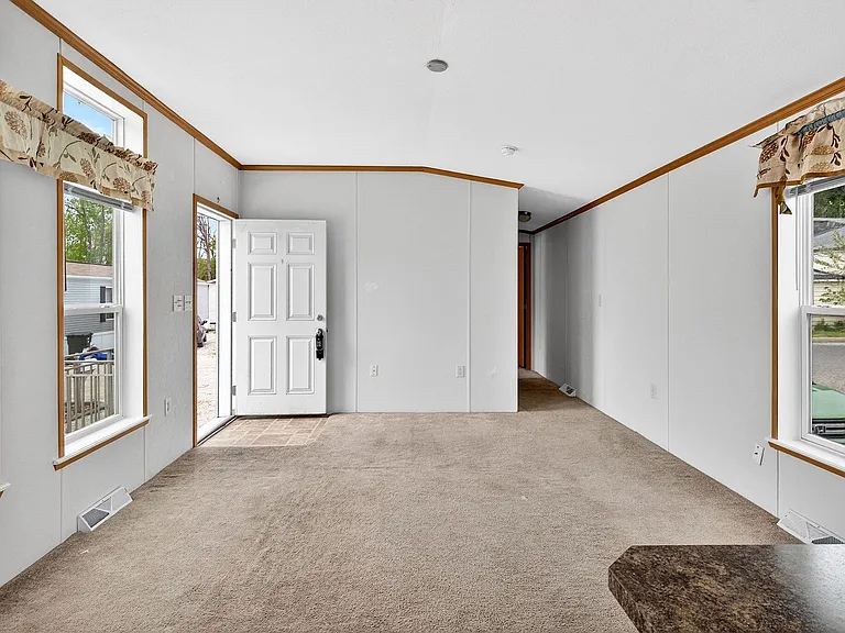 15 W Redwood Ave — Photo 12