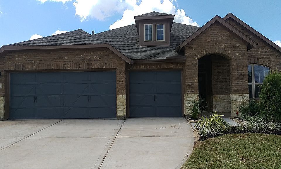 1st image of 22 Fountain Bend Ln