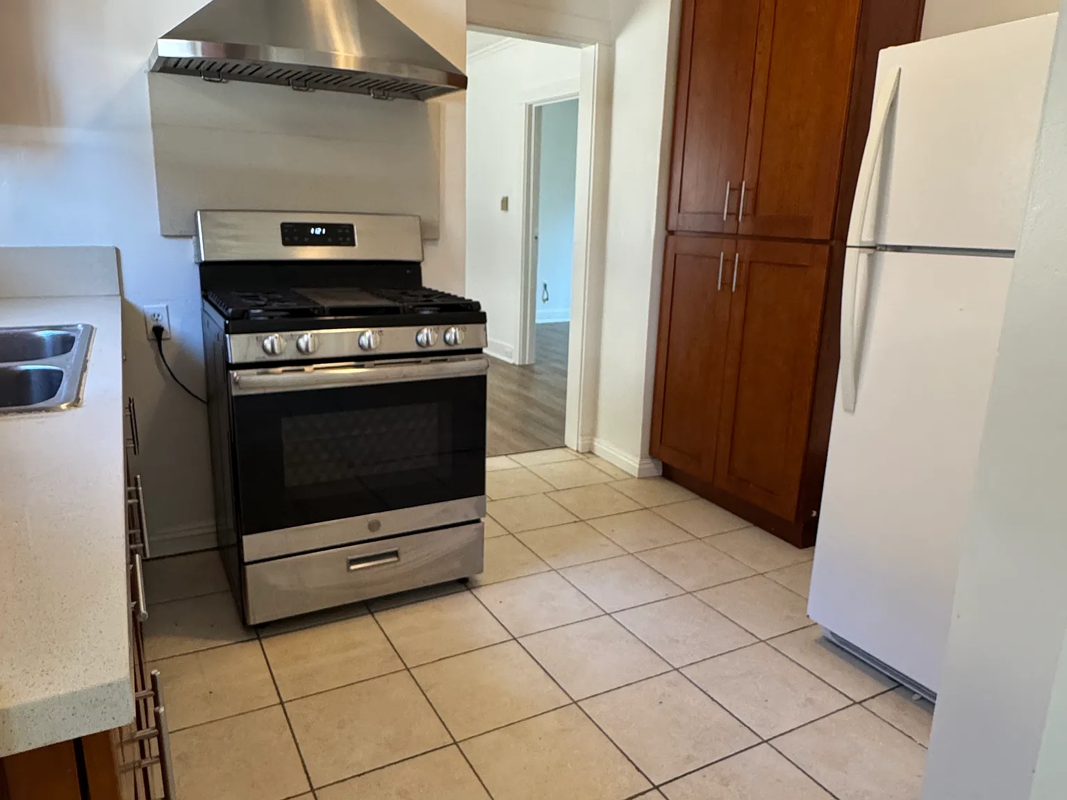 2 bed, 662 sqft, $2,850 — Photo 4