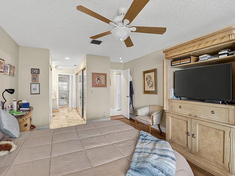 6234 Pointe Regal Cir — Photo 14