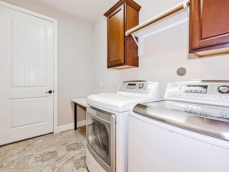6838 Adrienne Arbor Dr — Photo 24