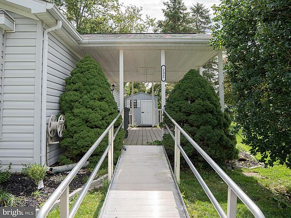 4th image of 232 Thrush Cir