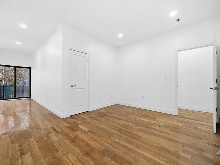 235 Marion St #1D — Photo 10