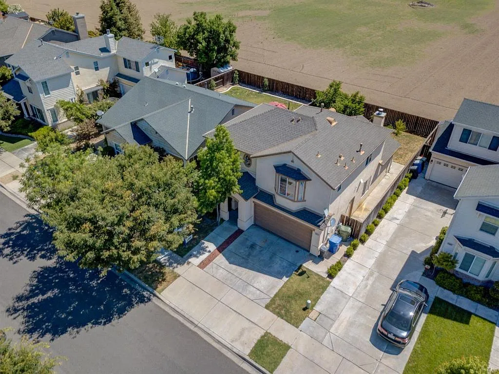 Building Photo - 4076 Sage Way