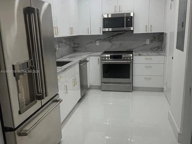 10185 Collins Ave #606 — Photo 1