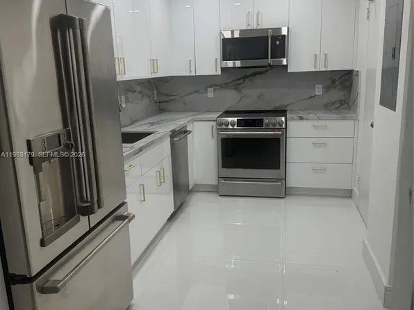10185 Collins Ave, Bal Harbour, FL