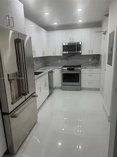 10185 Collins Ave #606 Photo 1