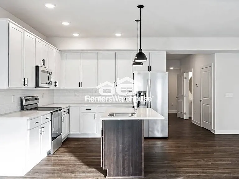 3641 NE Marissa Ln — Photo 4