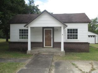 1034 Carbon Ave, Hartshorne, OK 74547