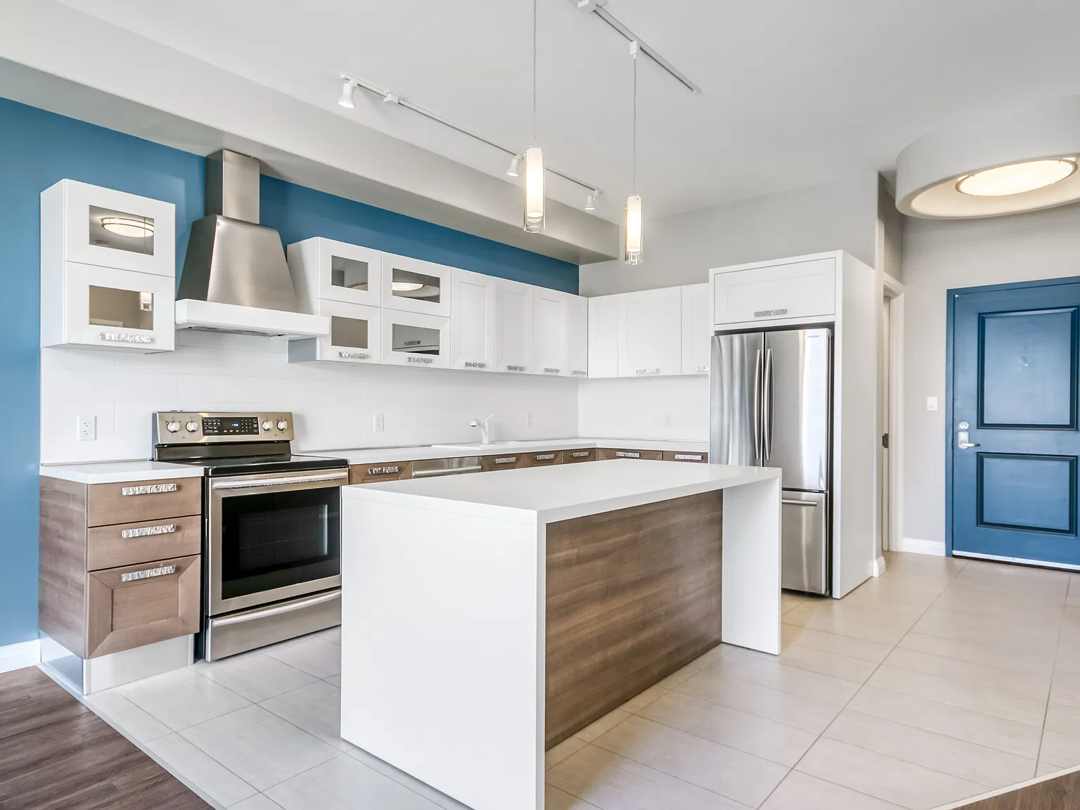 347 Hyland Drive — Photo 3