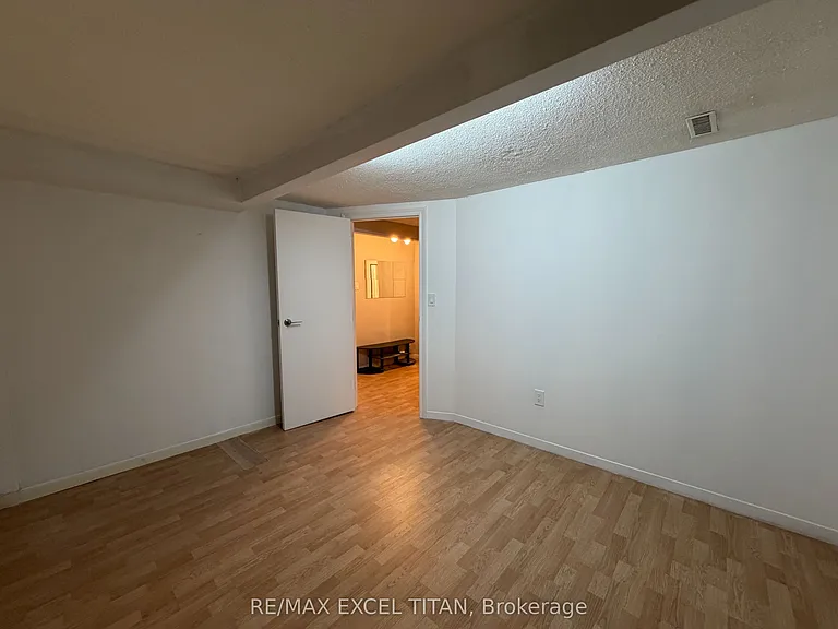 251 Shawnee Cir #BASEMENT — Photo 7