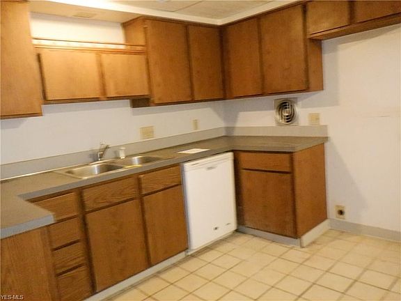 4th image of 1030 Hampton Ridge Dr