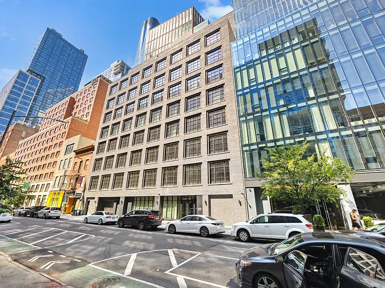 517 W 29th St #2C — Photo 17