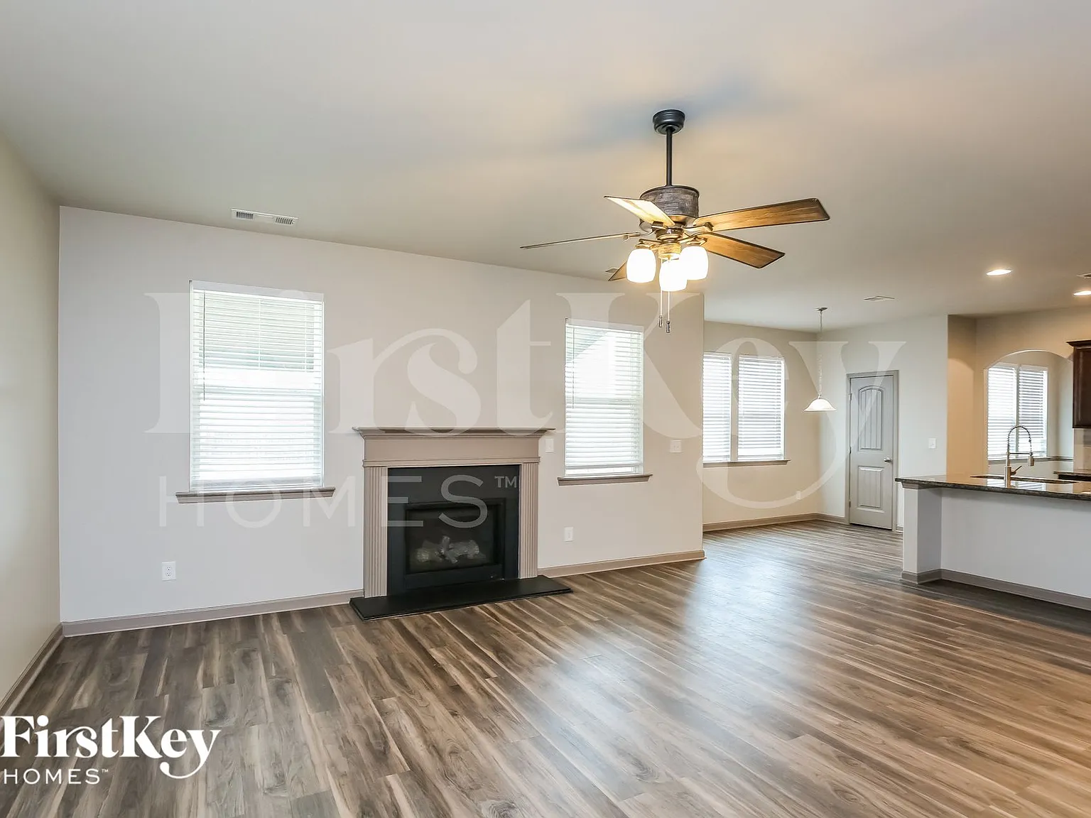 4 bed, 2.5 bath, 2903 sqft, $2,940 — Photo 3
