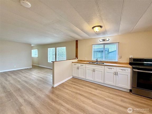 5th image of 774 Rain Street NE