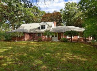 757 Shaker Rd, Longmeadow, MA 01106