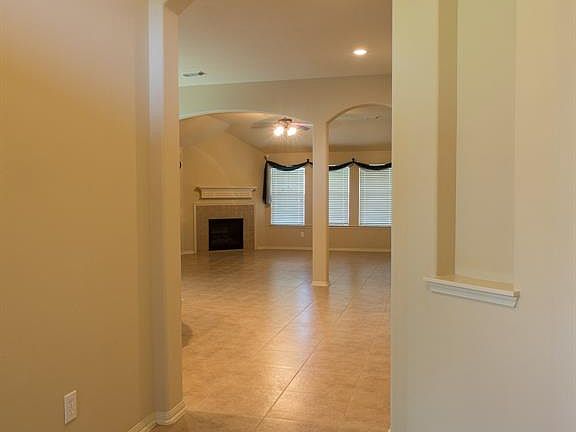 4th image of 28243 Stonestead Dr