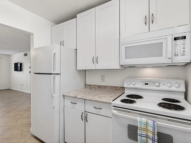 600 SW 2nd Ave #240 — Photo 8