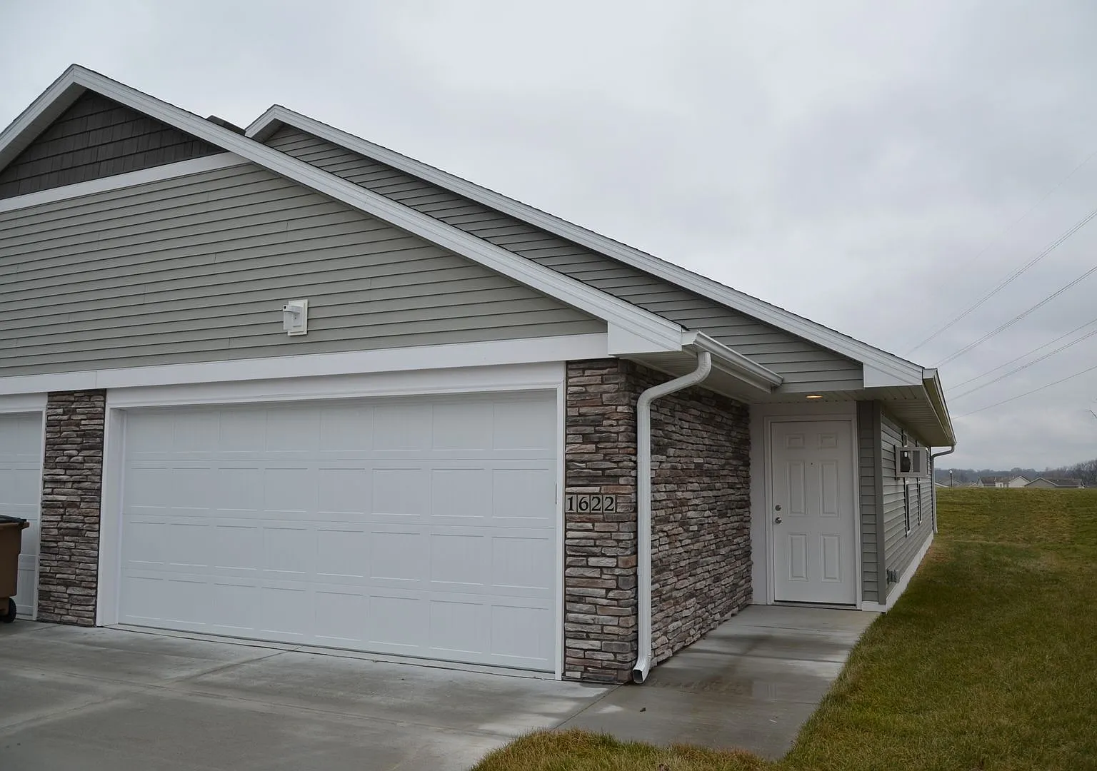 Meadow Villas — Photo 1
