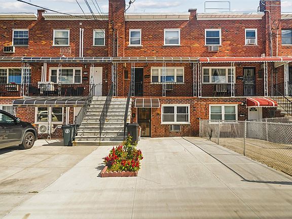 3rd image of 2726 Hone Avenue