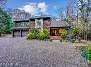 1111 Bear Track Trl, Pocono Pines, PA 18350