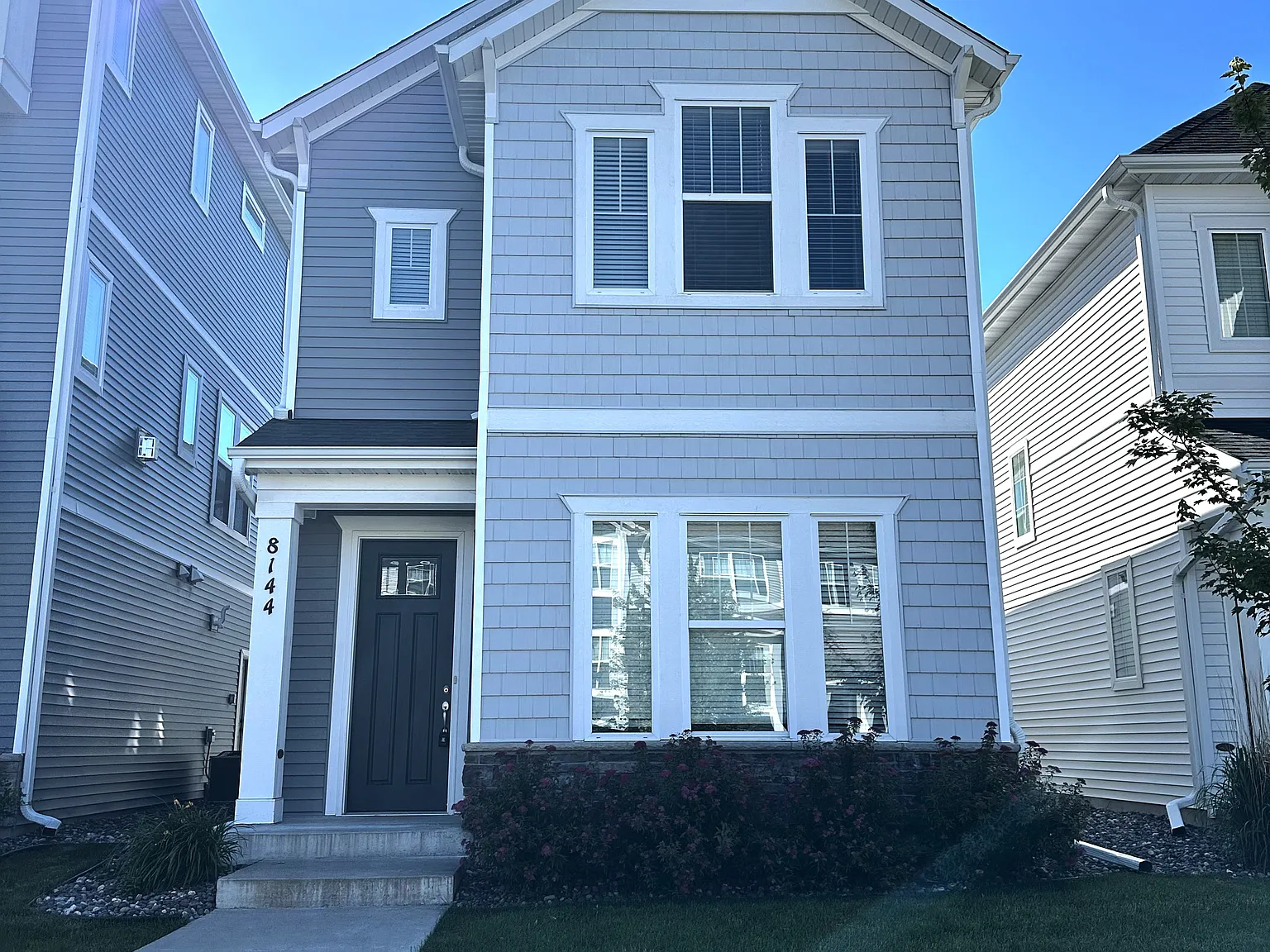 3 bed, 1879 sqft, $2,900 — Photo 2