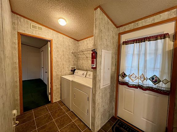 5th image of 1815 Eaton St