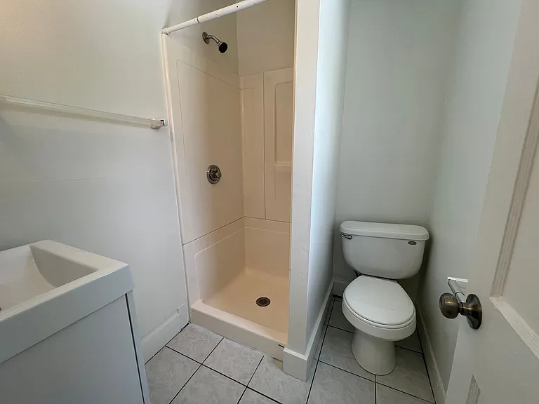 821 Collins Street — Photo 9