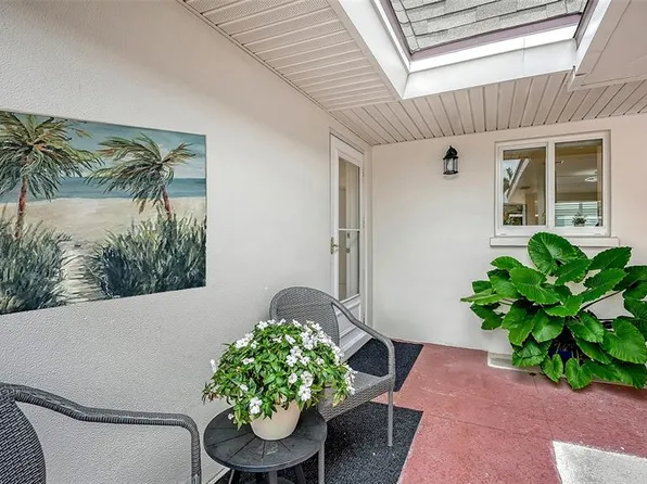 1900 Benjamin Franklin Dr Unit V11, Sarasota, FL 34236