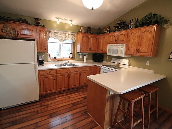 4th image of 409 19th Ave N