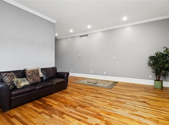 5th image of 2200 S 12th St #1S